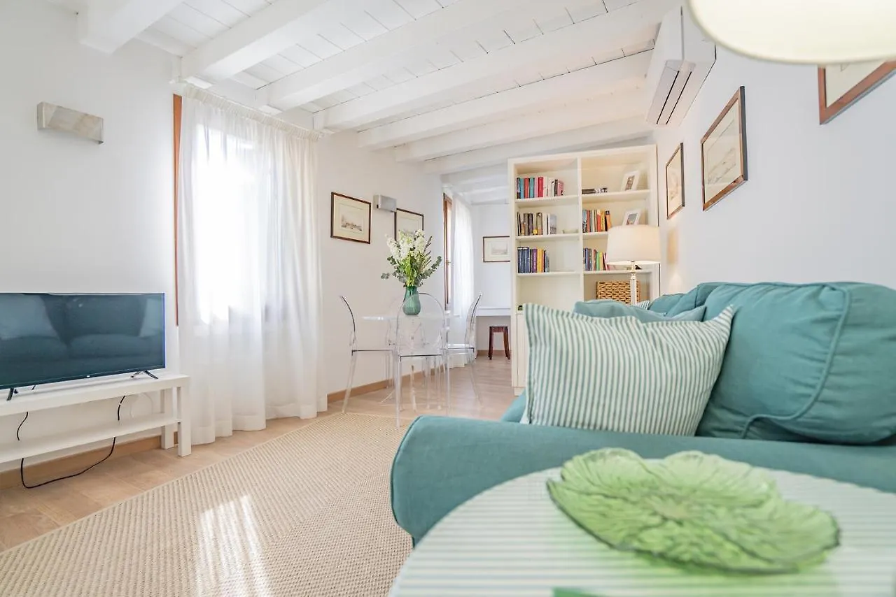 Ca' Dei Musicanti 2 Charming Apt In Cannaregio Venice Italy