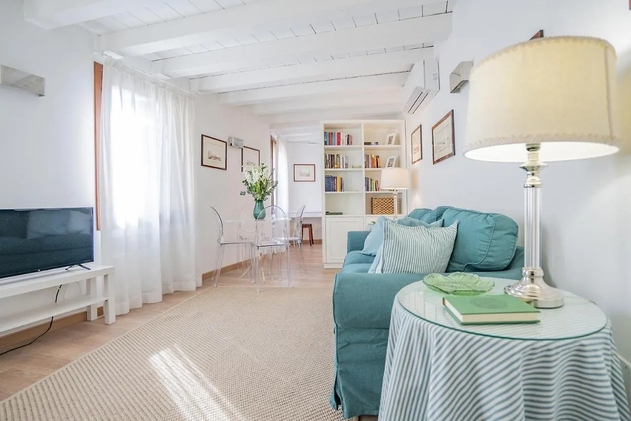 Ca' Dei Musicanti 2 Charming Apt In Cannaregio Венеция 0*,  Италия
