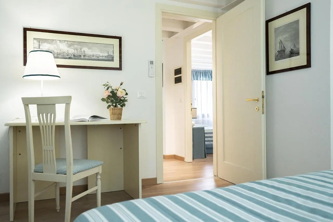 Ca' Dei Musicanti 2 Charming Apt In Cannaregio Венеция Апартаменты